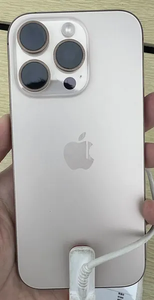 Apple iPhone 16 Pro, bilde av mobilen