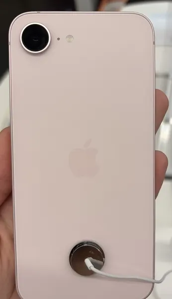 Apple iPhone 17e, bilde av mobilen